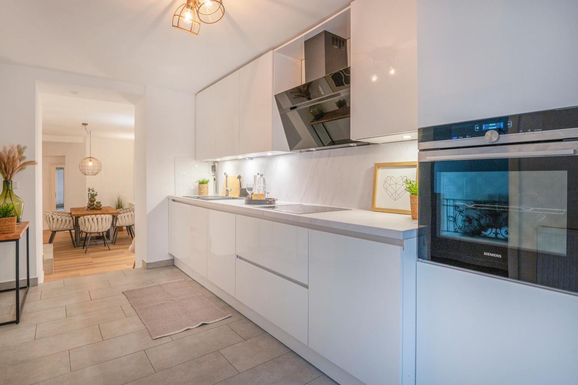 B49 - City & Messe Apartment โคโลญ ภายนอก รูปภาพ