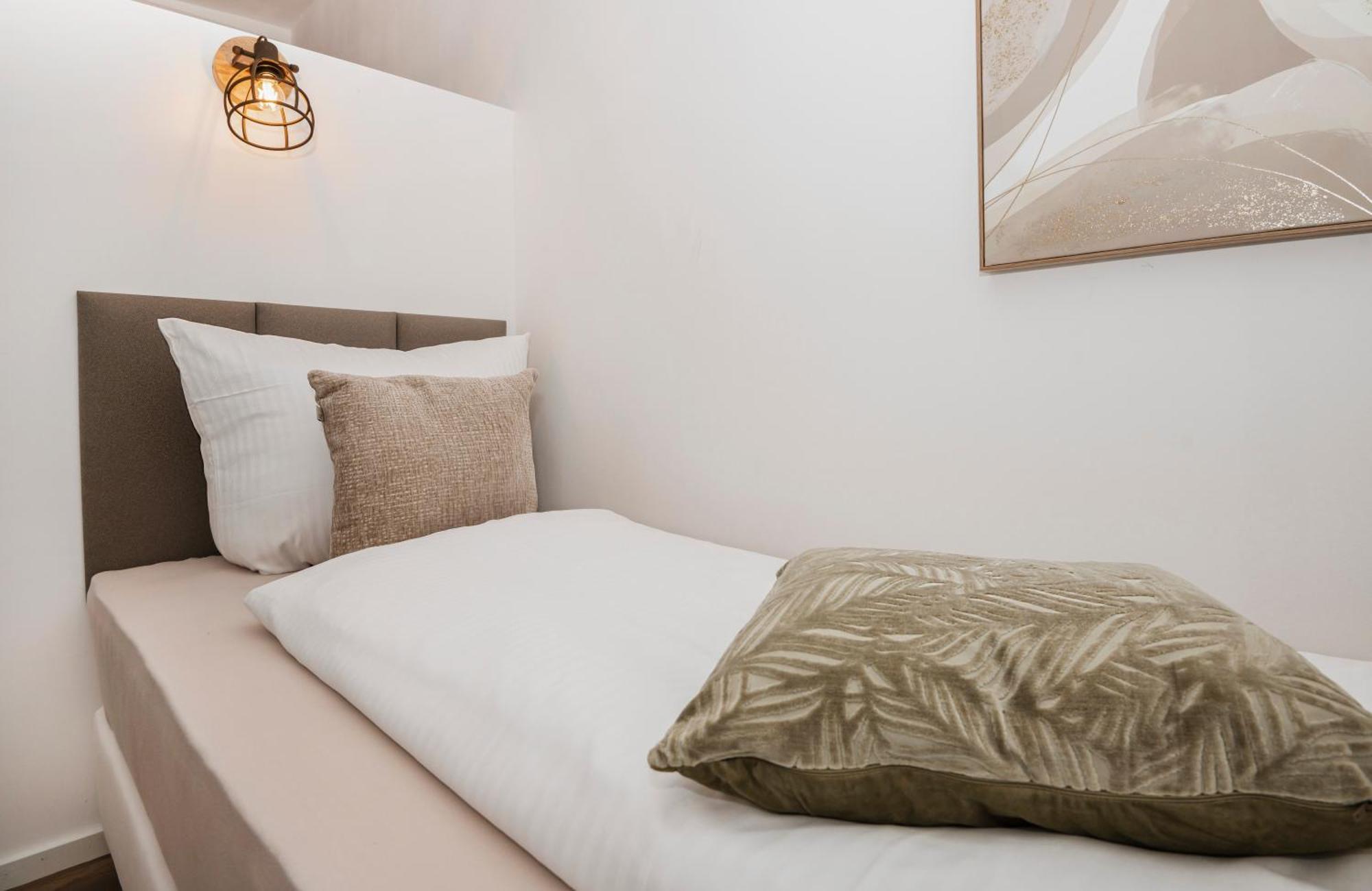 B49 - City & Messe Apartment โคโลญ ภายนอก รูปภาพ
