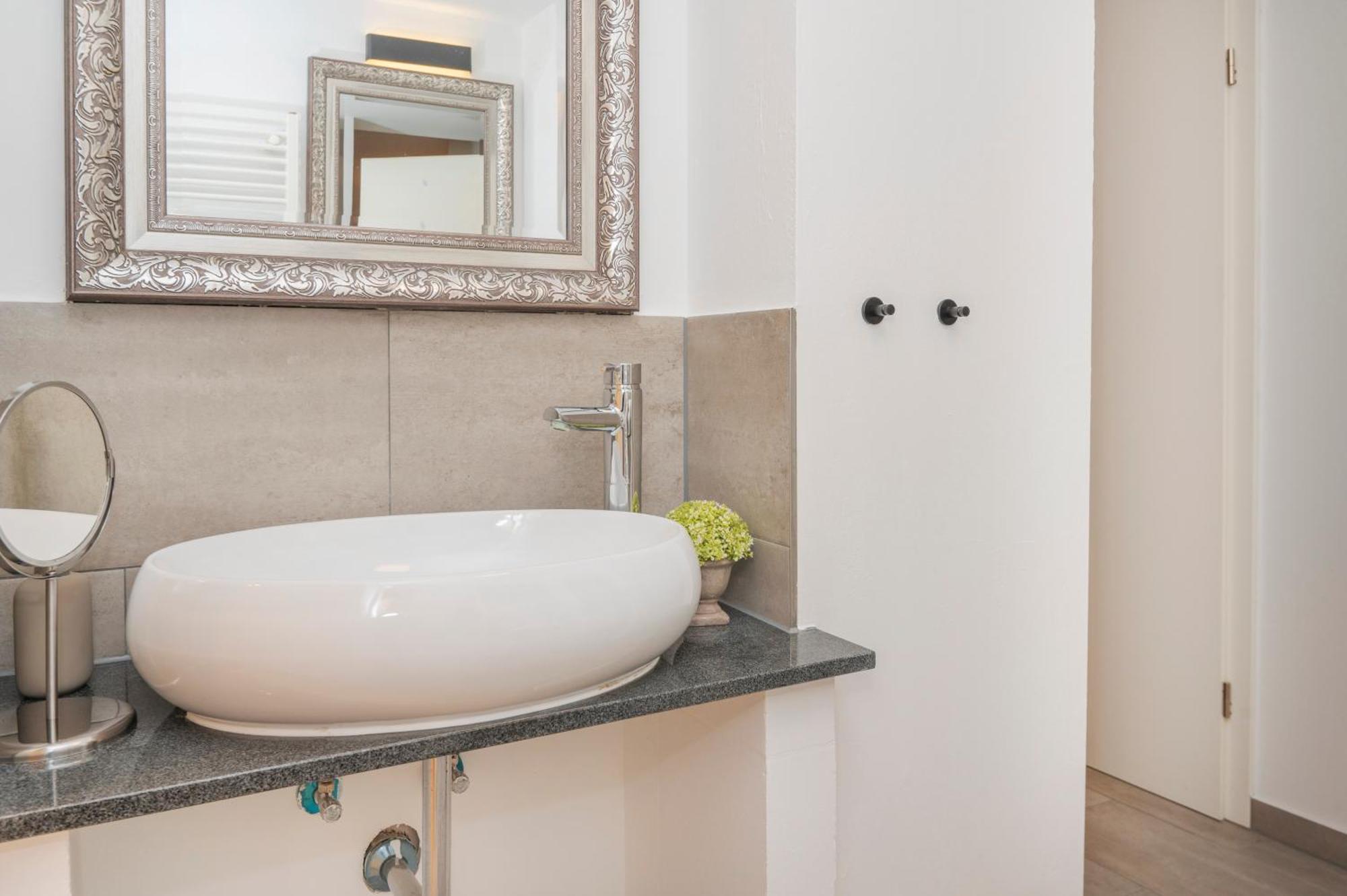 B49 - City & Messe Apartment โคโลญ ภายนอก รูปภาพ